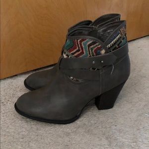 Tribal pattern boots